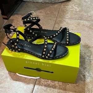 NWTG Gianni Binni Sandals